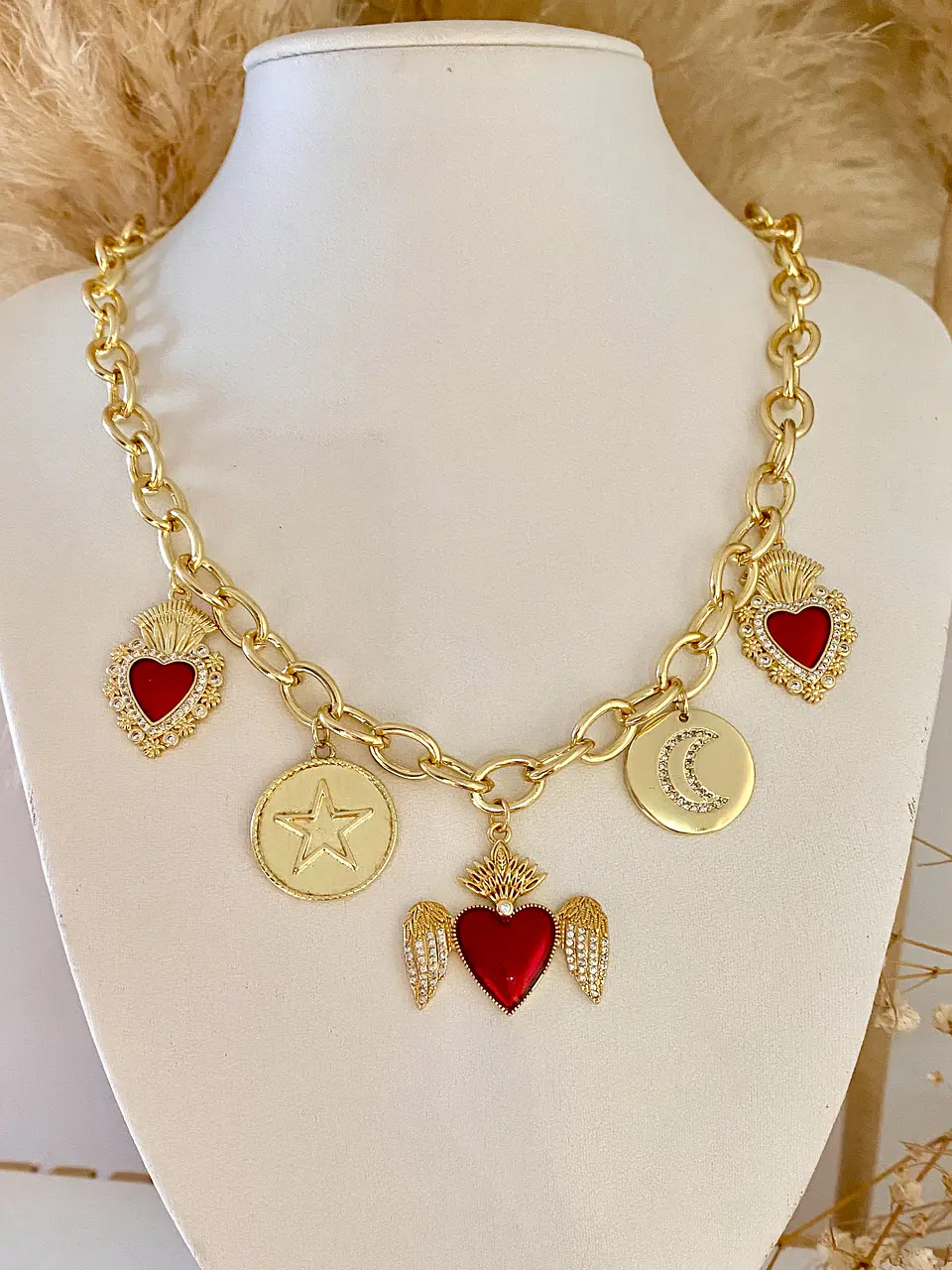 Collar Mix Corazones Sagrados y medallas gold 2