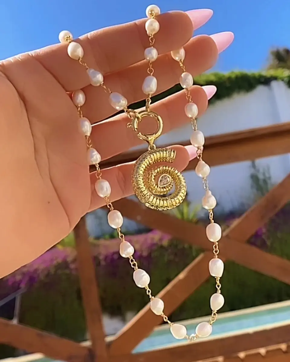 Collar Caracola Perlas de Río Gold 3