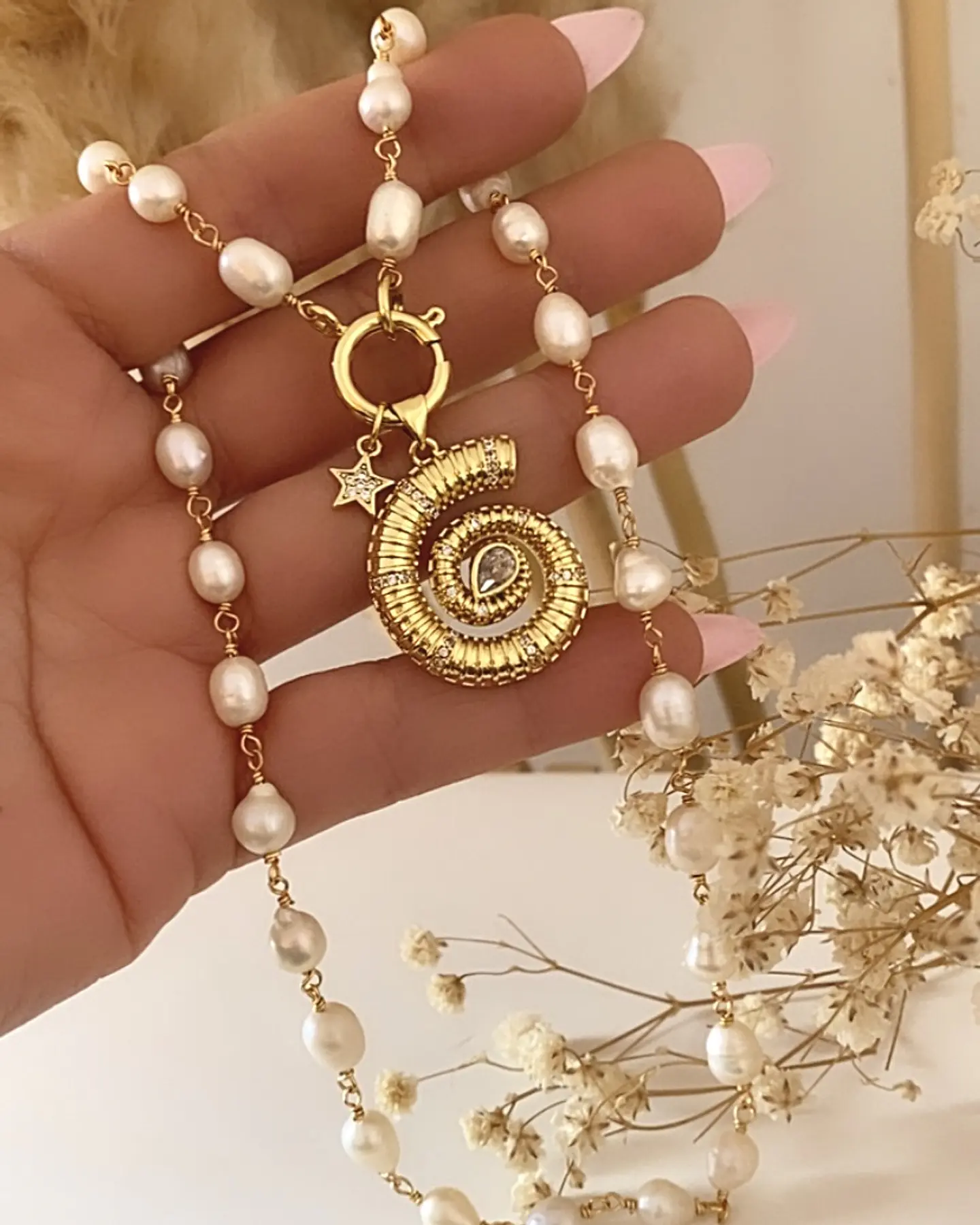 Collar Caracola Perlas de Río Gold 2