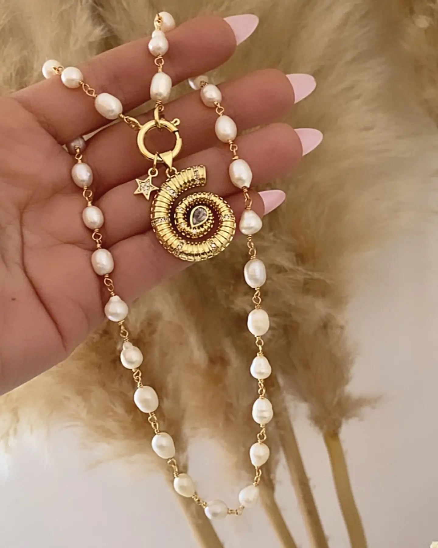 Collar Caracola Perlas de Río Gold 5