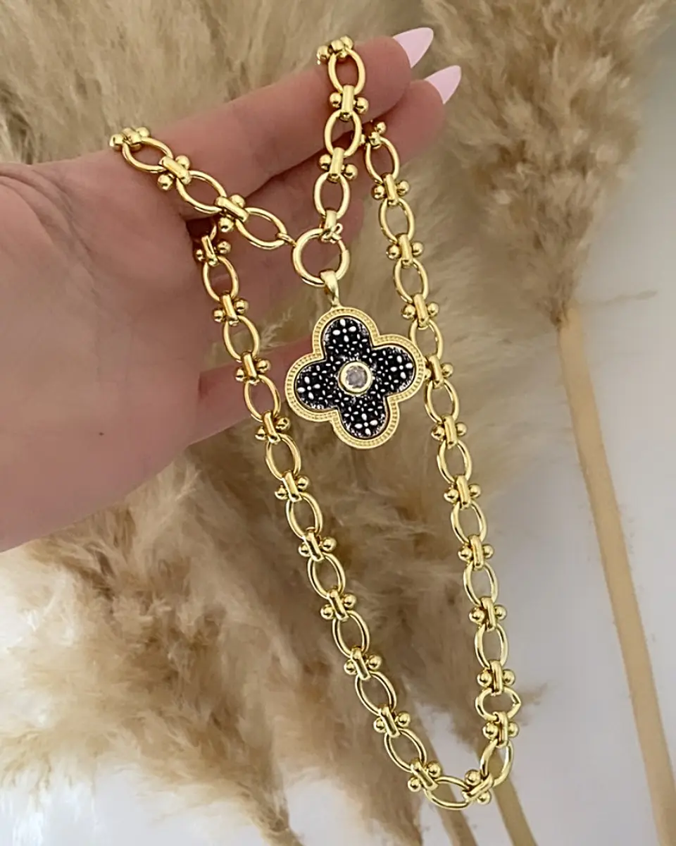 Collar Flor Repujada Bicolor con Circon Gold 4