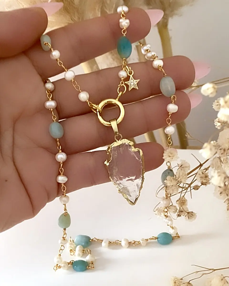 Collar Cuarzo Flecha piedras y perlas gold 1