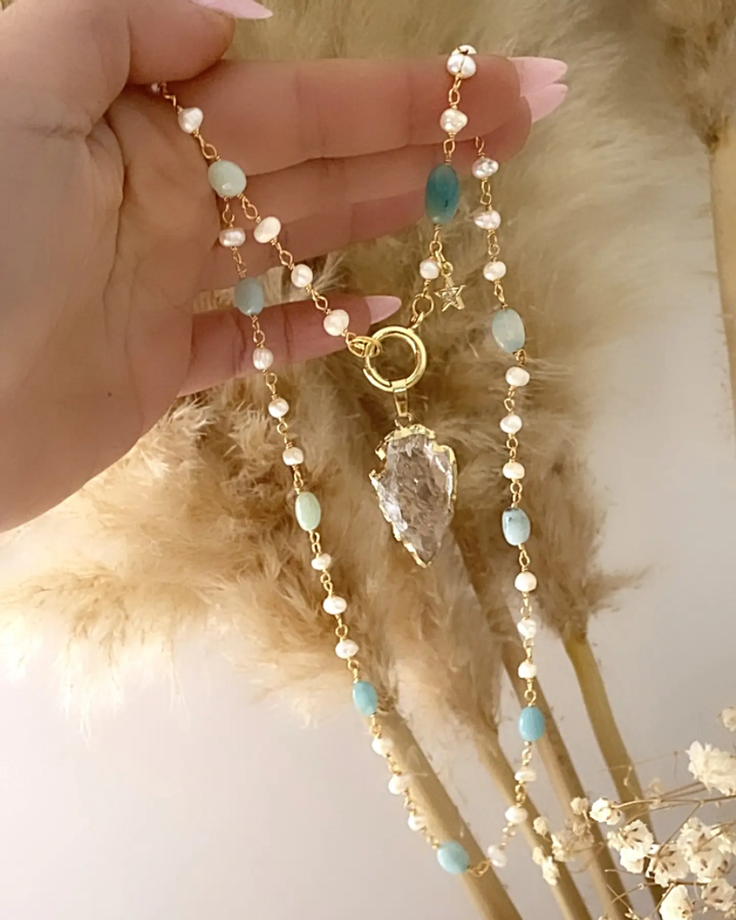 Collar Cuarzo Flecha piedras y perlas gold 2