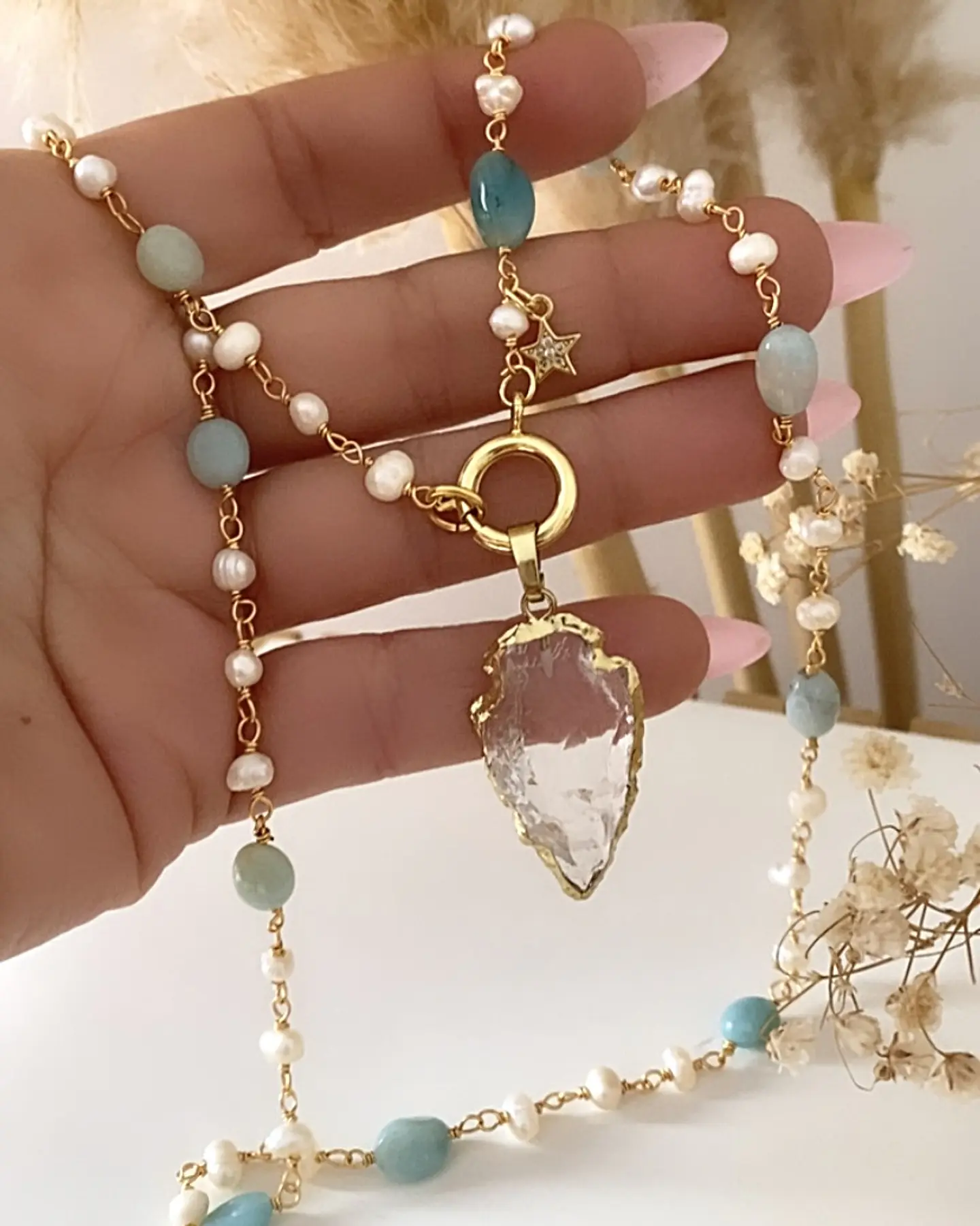 Collar Cuarzo Flecha piedras y perlas gold 3