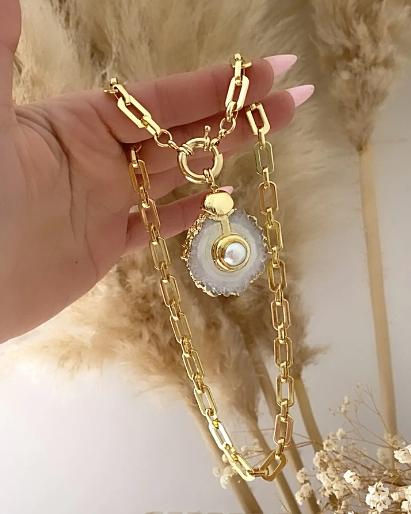 Collar Cuarzo Y Perla Central eslabones aplanados gold  5