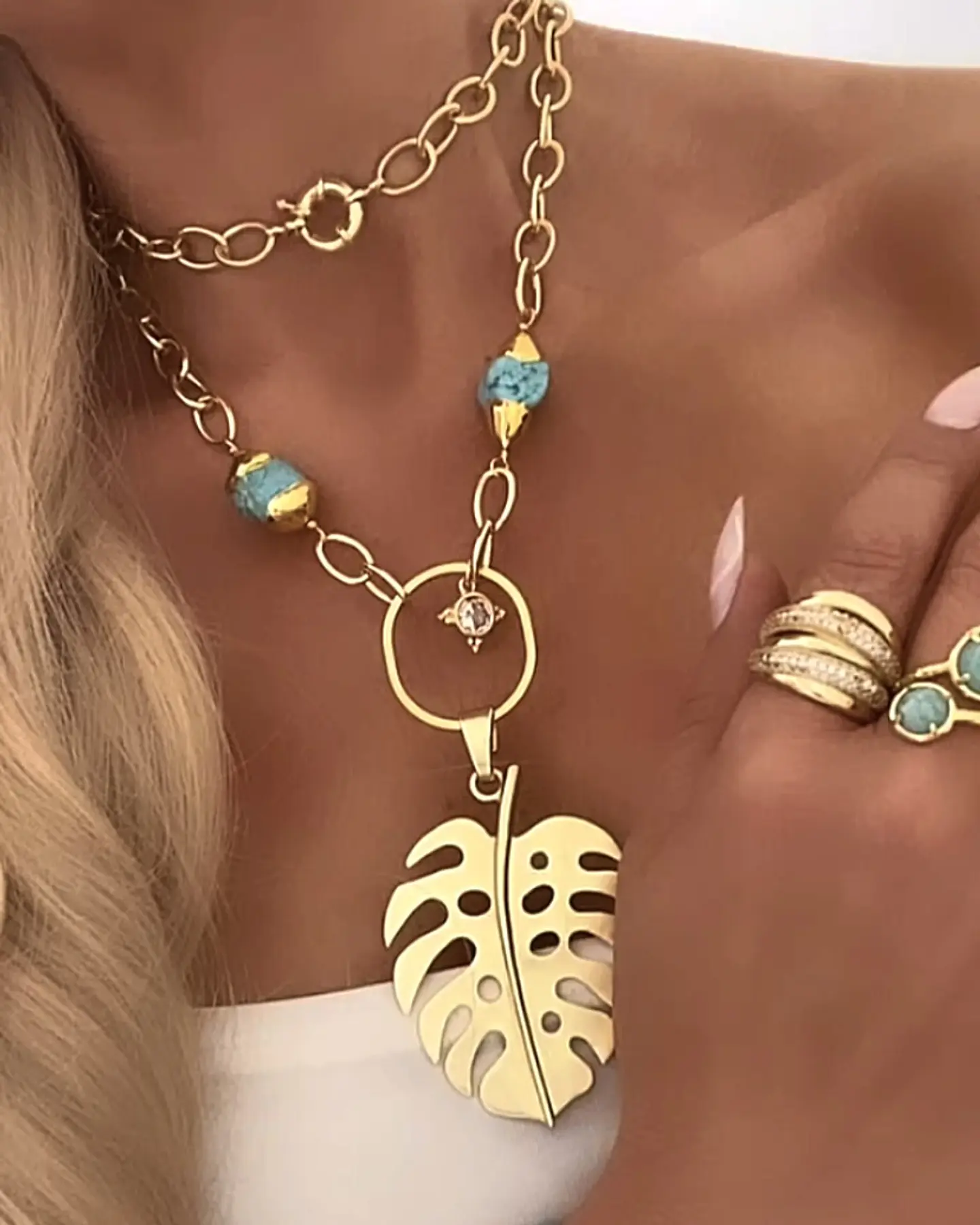 Collar XL Maxi Hoja con turquesa y punto luz gold 1
