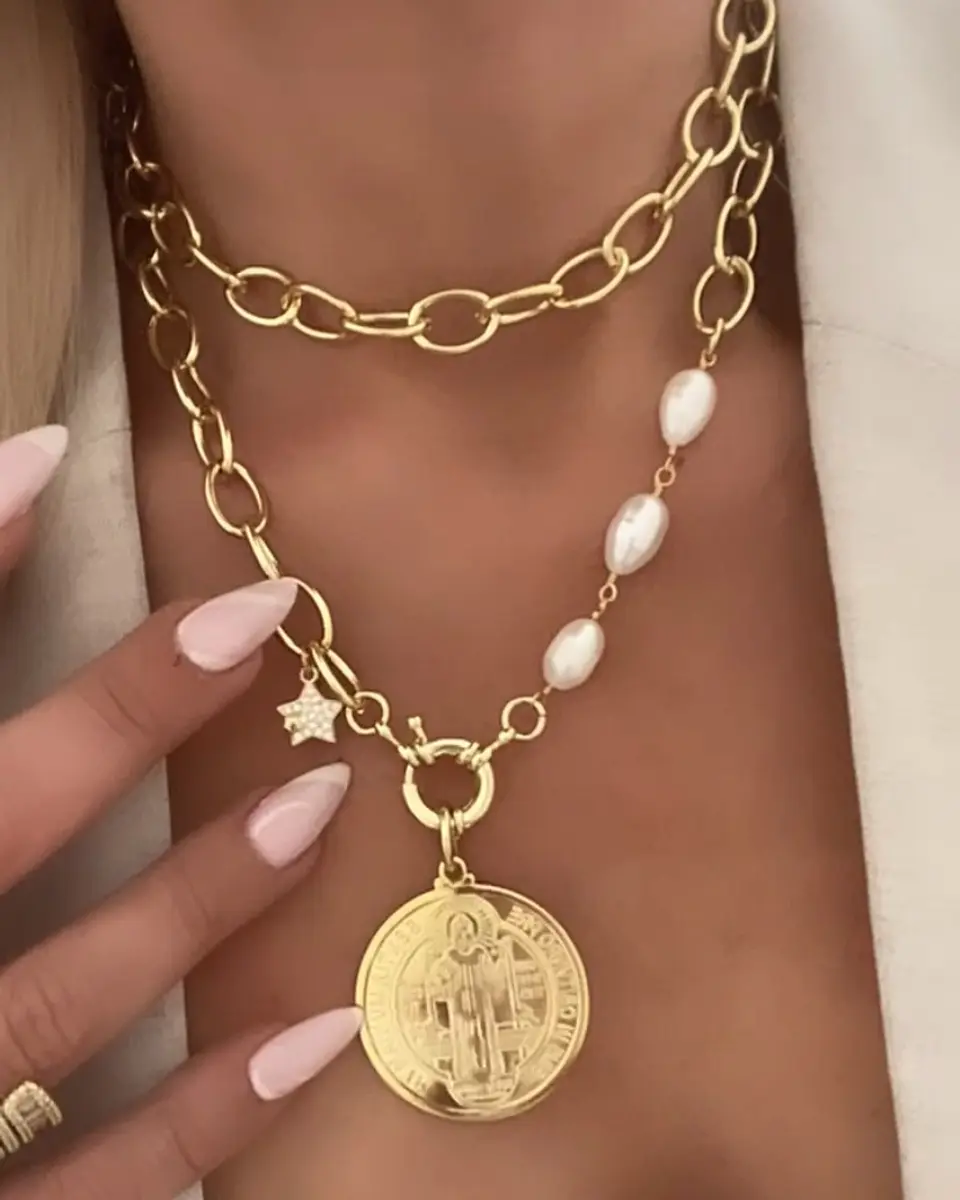 Collar XL Maxi Medallón San Benito a Perlas y punto luz gold 3