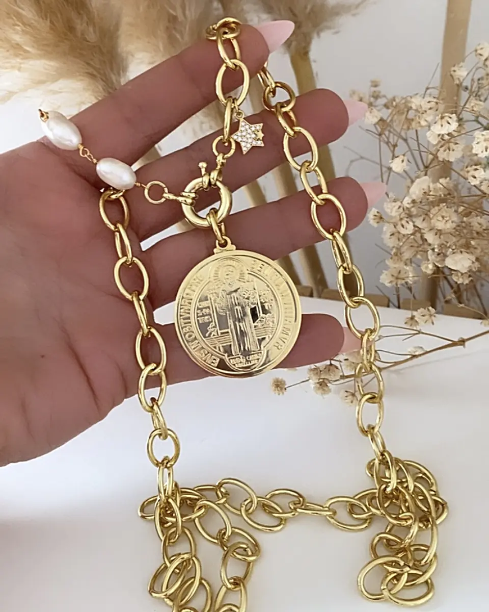 Collar XL Maxi Medallón San Benito a Perlas y punto luz gold 4