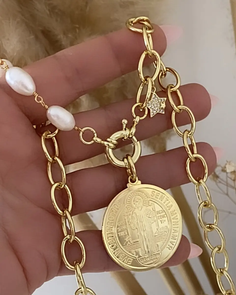 Collar XL Maxi Medallón San Benito a Perlas y punto luz gold 6