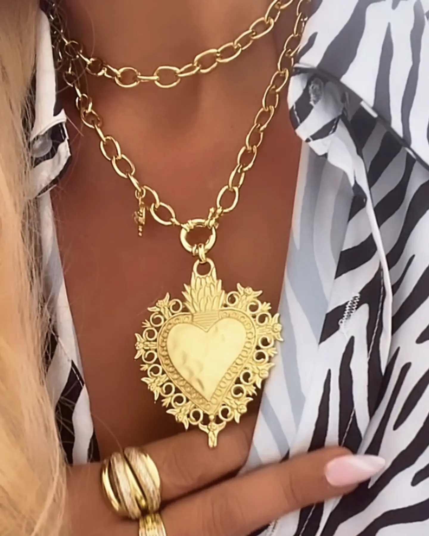 Collar XL Maxi Corazon Barroco Punto luz Gold  1