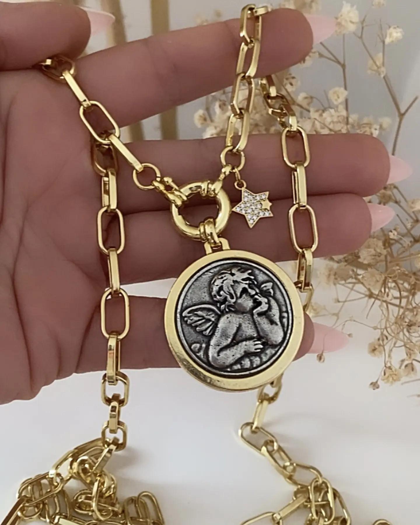 Collar XL Medallon Ángel punto de luz Gold  2