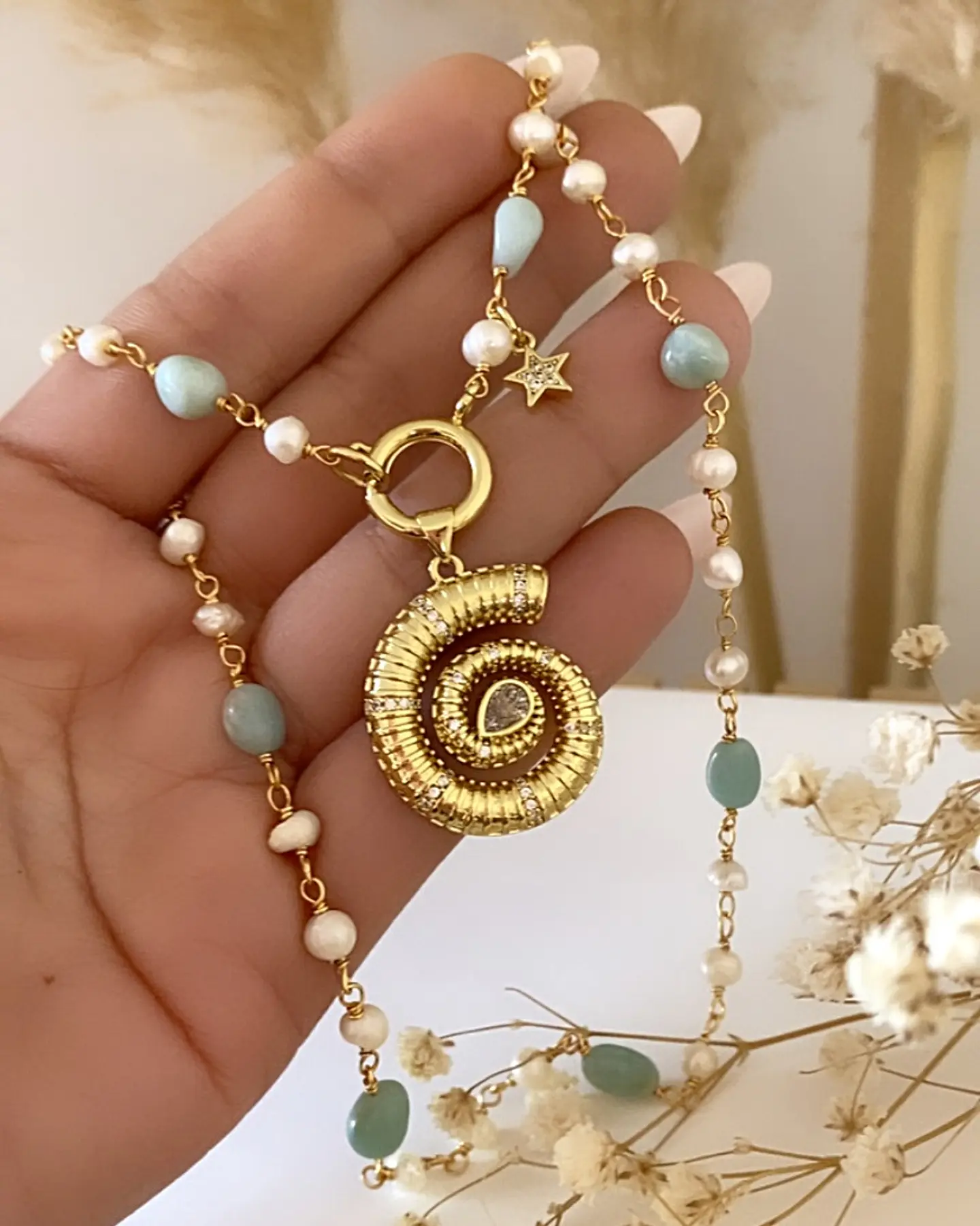 Collar Caracola Perlas y Piedra amazonita gold 3