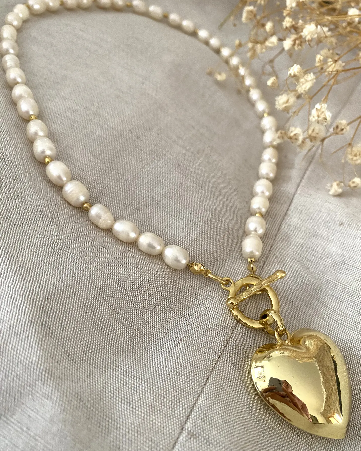 Collar Maxi Corazón Perlas de rio y balines gold 3