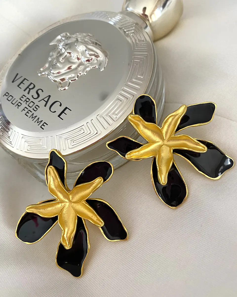 Aros Magnolia Black and Gold 4