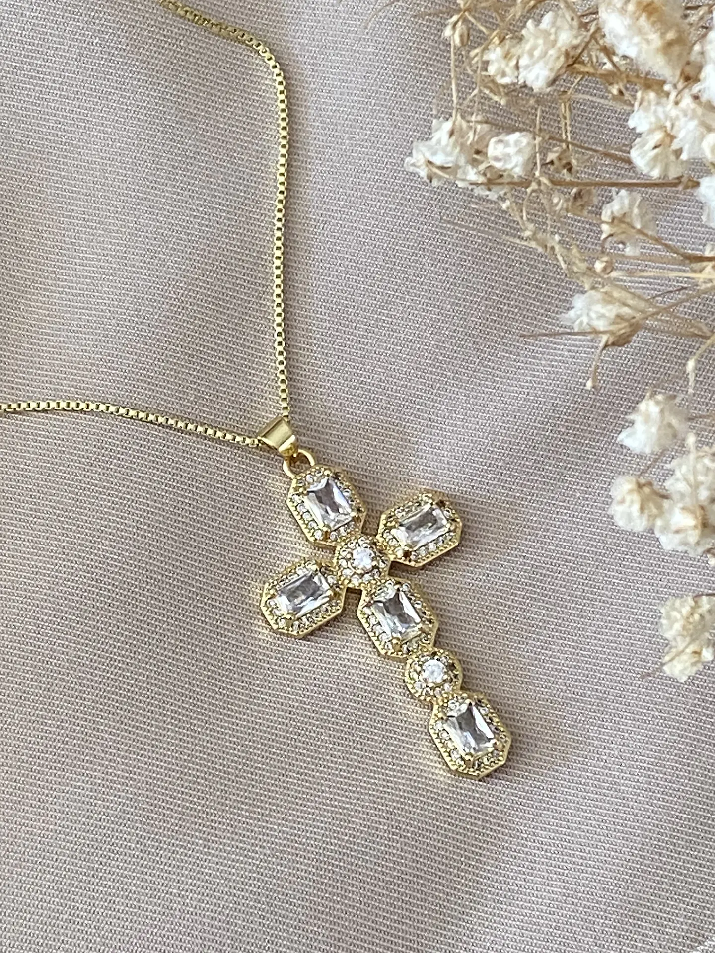 Collar Cadena Cruz Cristales Gold 4