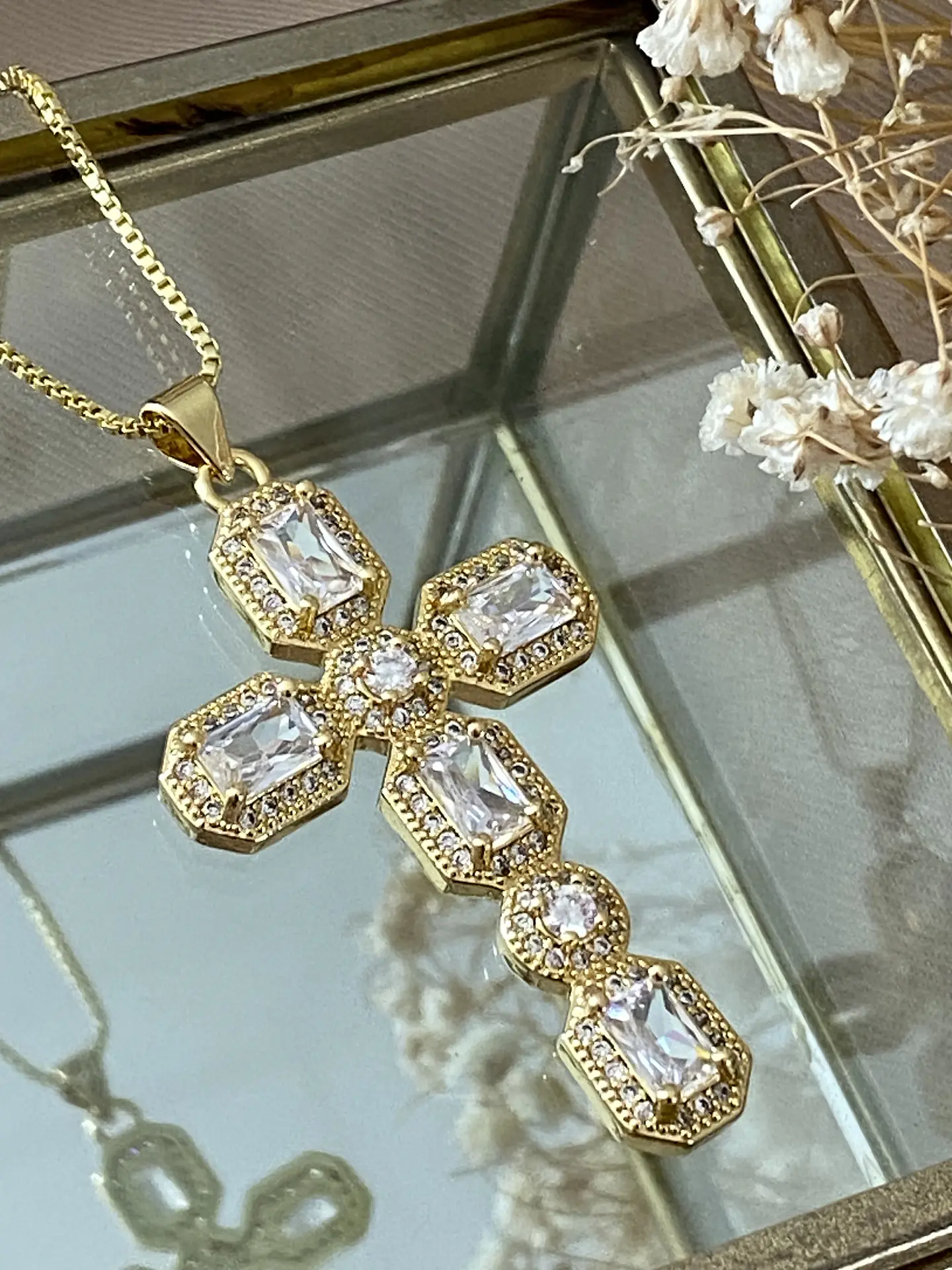 Collar Cadena Cruz Cristales Gold 1