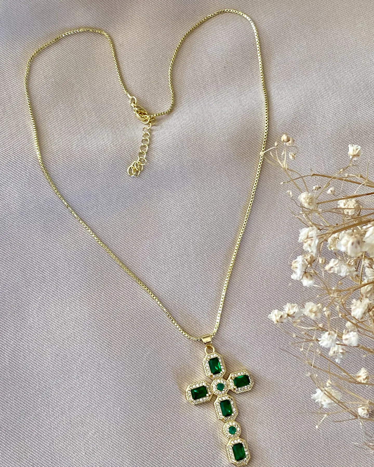 Collar Cadena Cruz Cristales Verdes  5