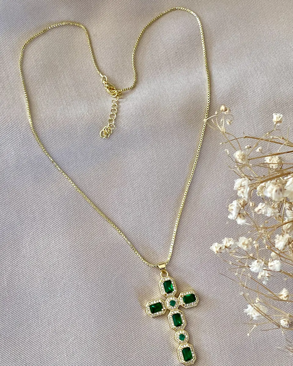 Collar Cadena Cruz Cristales Verdes  5