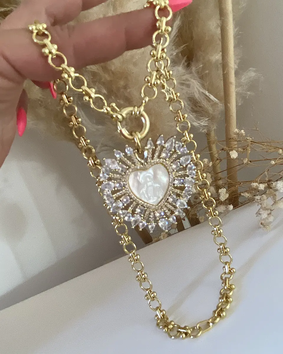 Collar maxi Corazón Virgen Nácar cristales gold  2