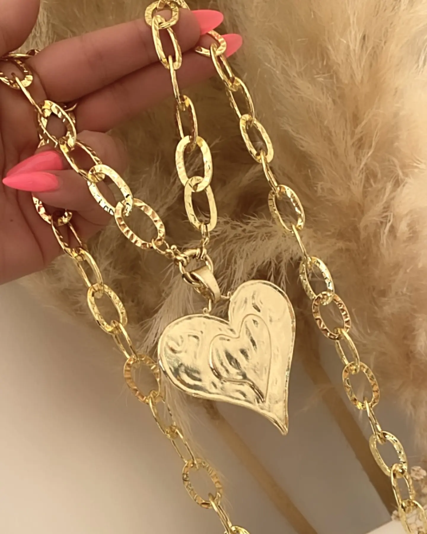 Collar XL maxi Corazon y eslabones martillados gold 4