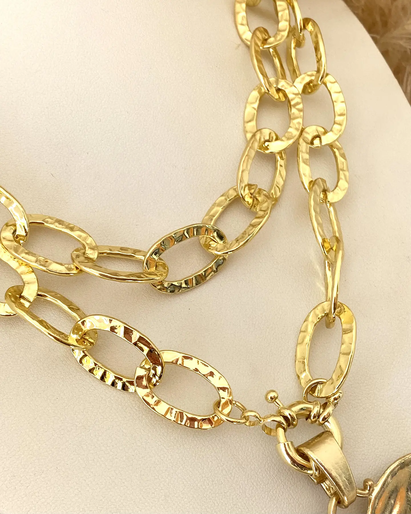 Collar XL maxi Corazon y eslabones martillados gold 3