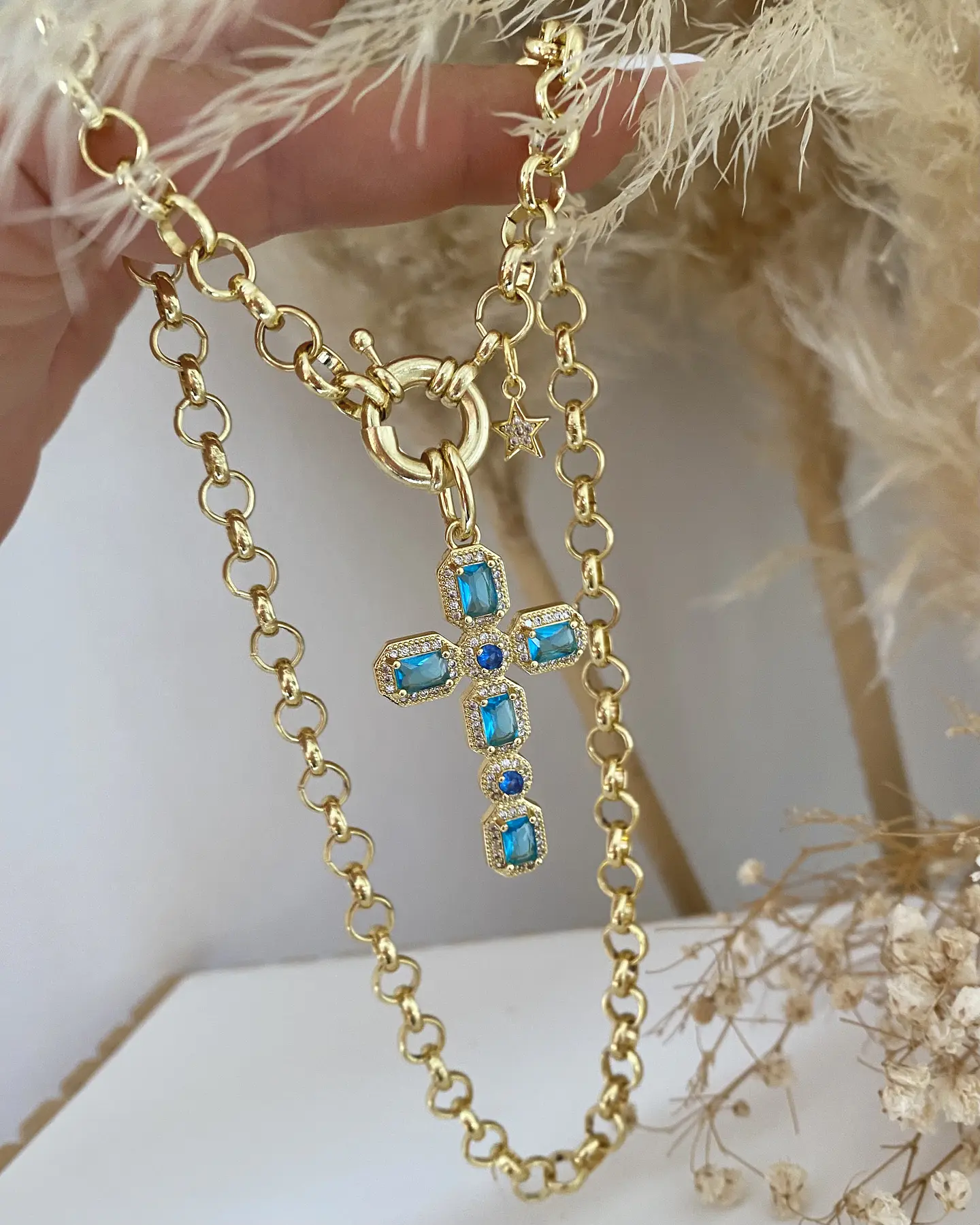 Collar Cruz calipso eslabones rolo punto luz gold 8