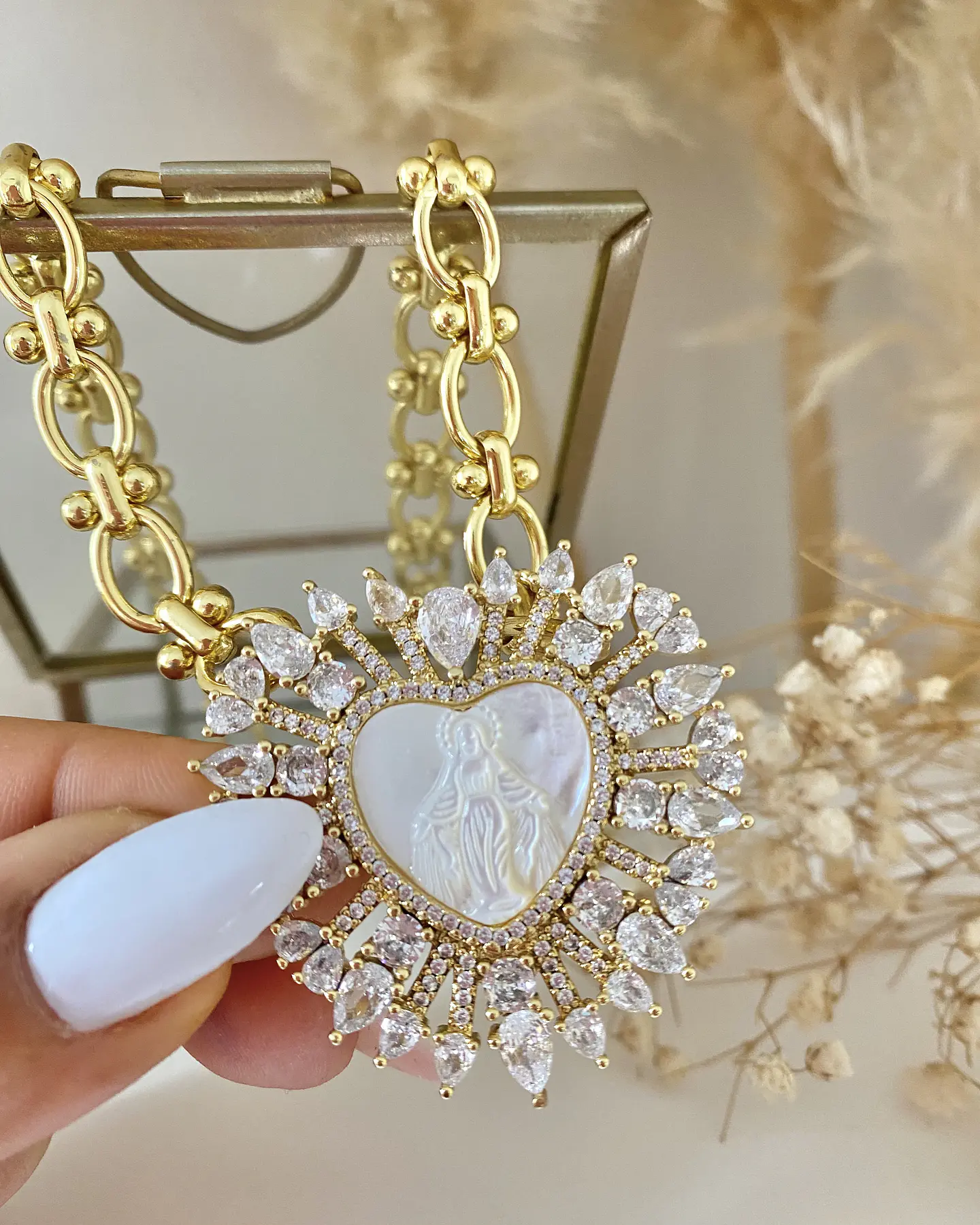 Collar maxi eslabones Corazón Virgen Nácar cristales gold 6