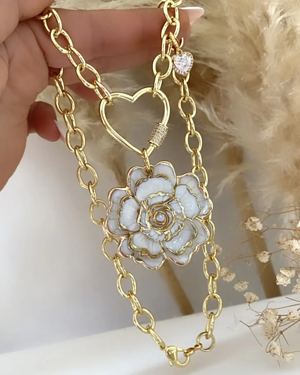 Collar Maxi Camelia Nácar Conector Corazón gold 1