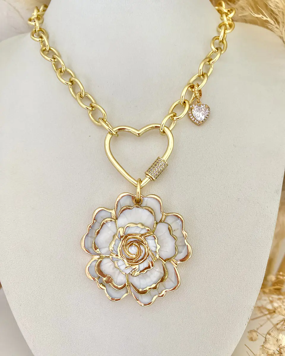 Collar Maxi Camelia Nácar Conector Corazón gold 7