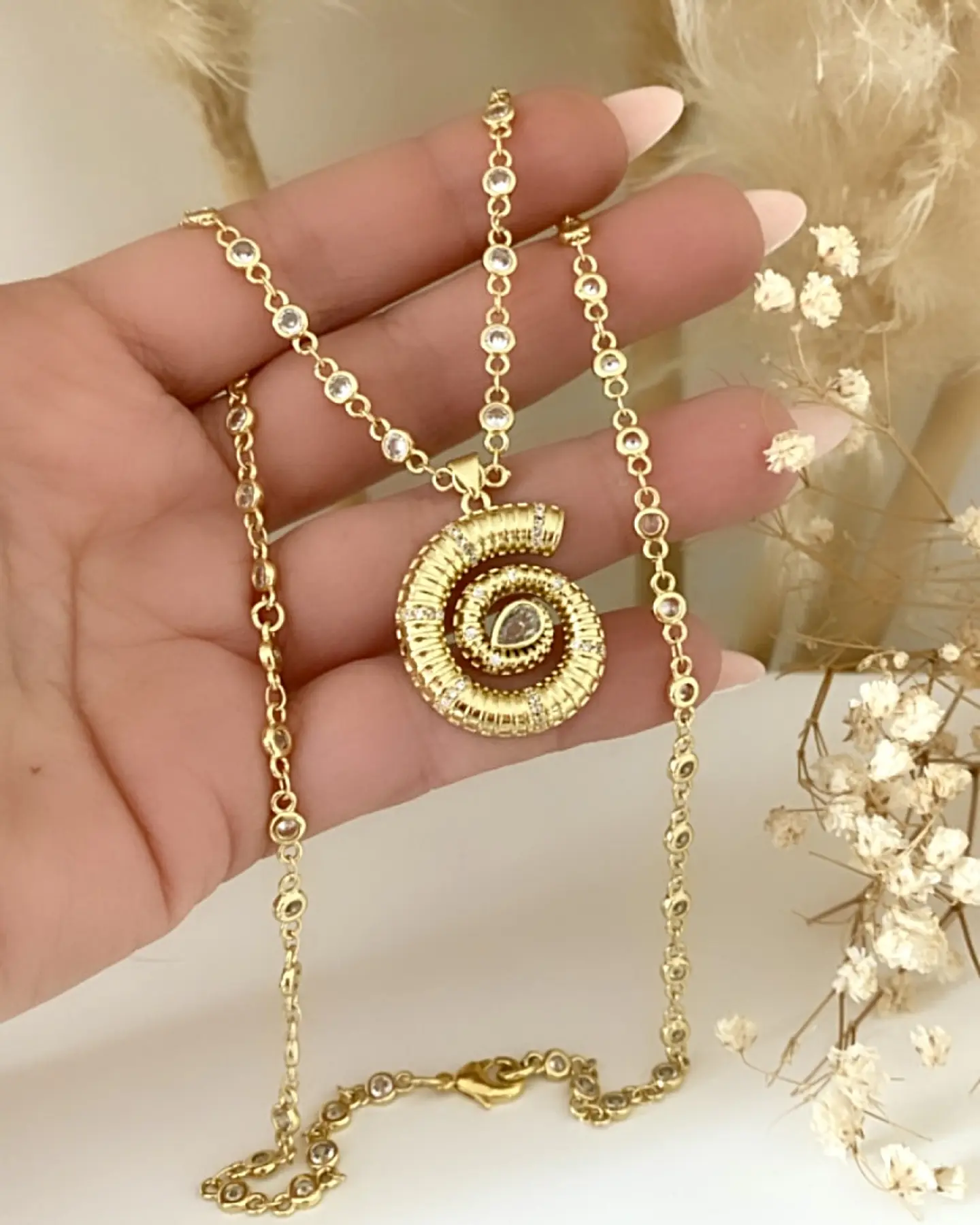 Collar Caracola con Cadena Circones Gold 1