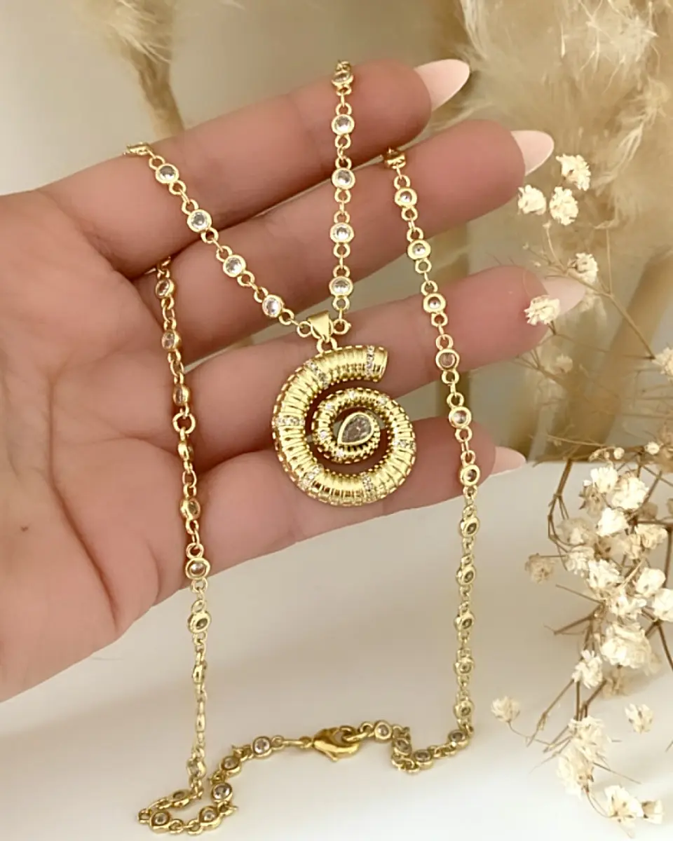 Collar Caracola con Cadena Circones Gold 1