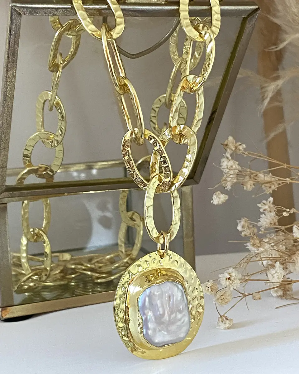 Collar Maxi medallón Nácar Maxi Eslabones Martillados gold 6