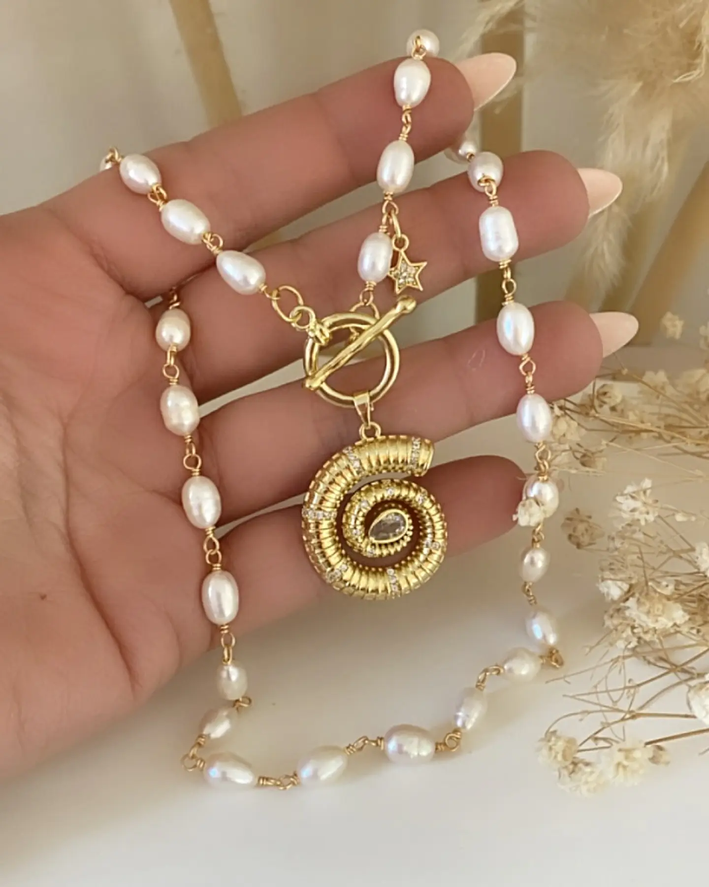 Collar Caracola  Perlas de Río gold 7