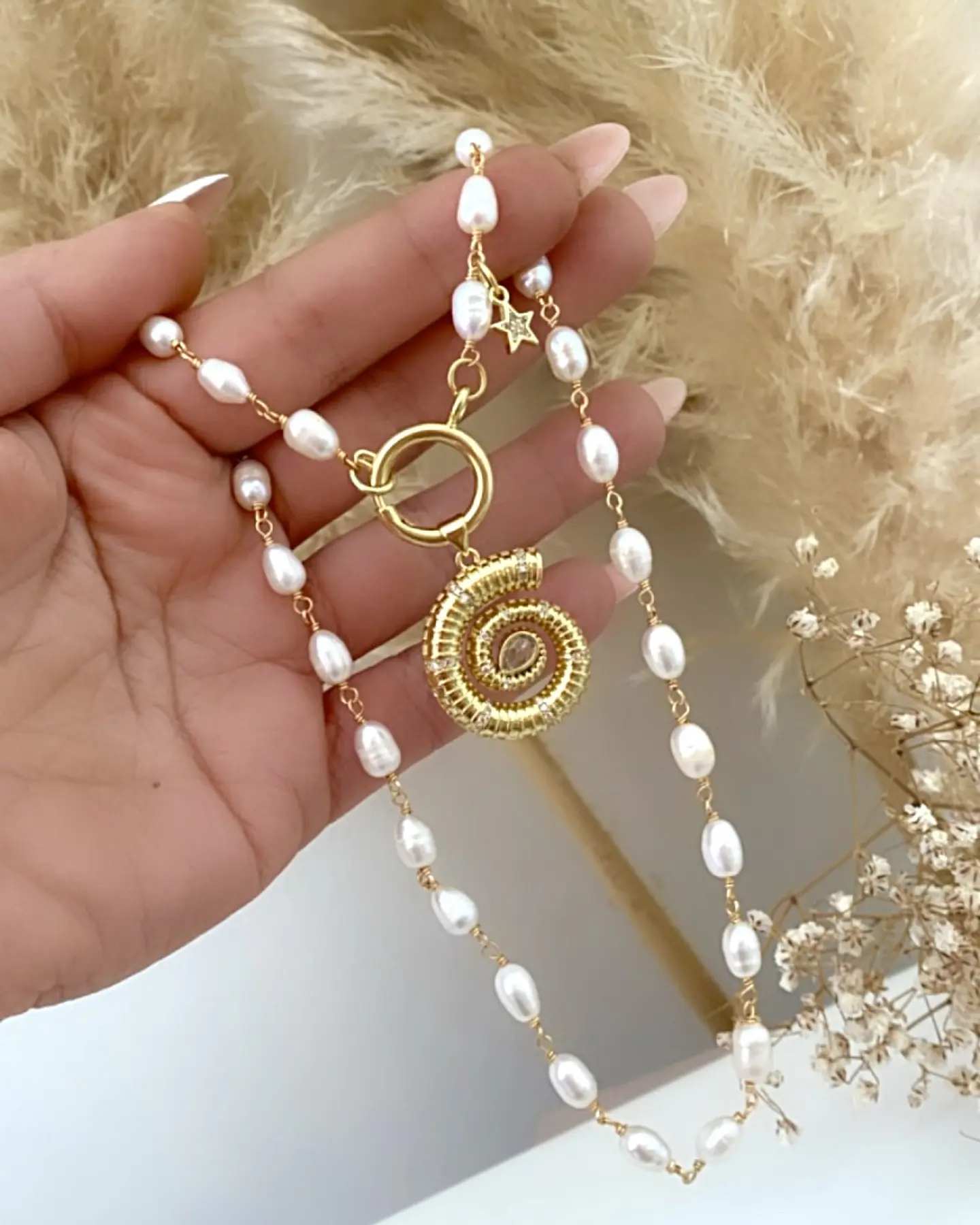 Collar Caracola Perlas de Río Gold  5