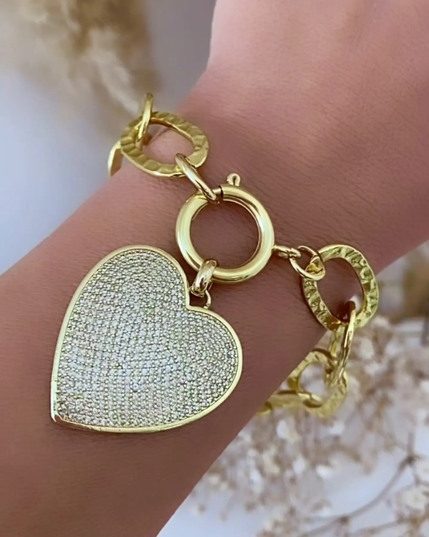 Pulsera Maxi eslabones Martillados Corazon full circones Gold 1