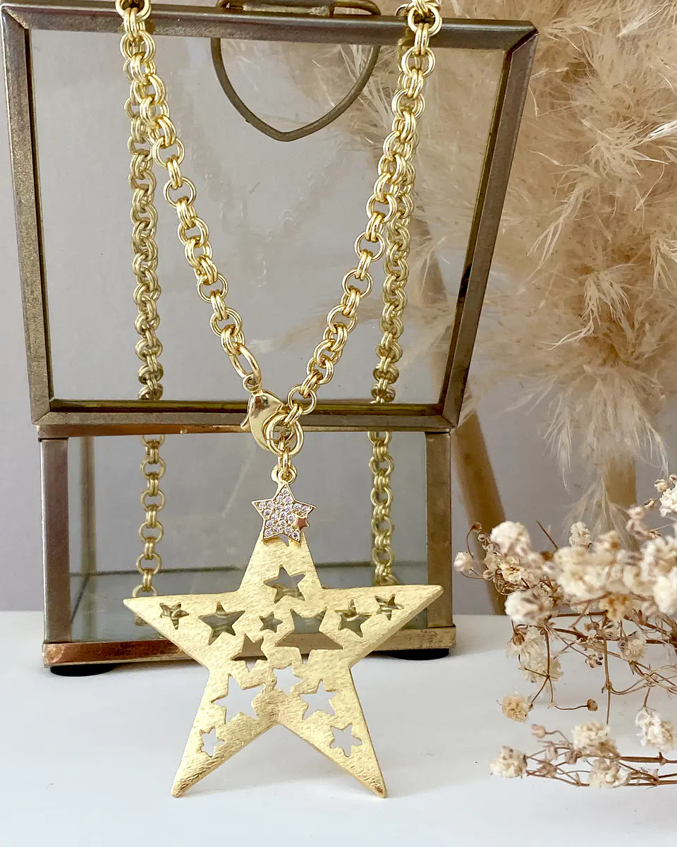 Collar Maxi Estrella Calada eslabones dobles y punto luz gold 4