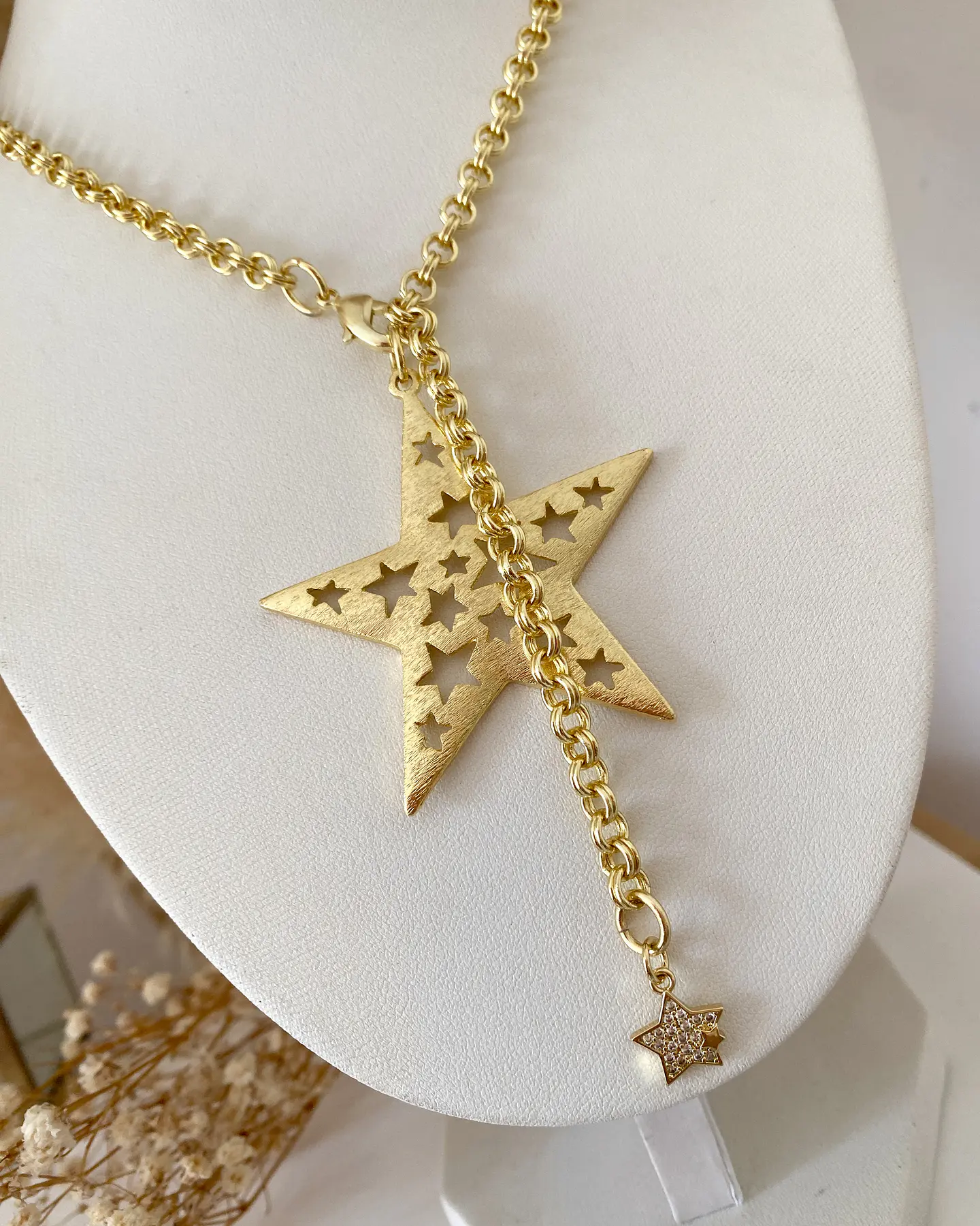 Collar Maxi Estrella Calada eslabones dobles y punto luz gold 7