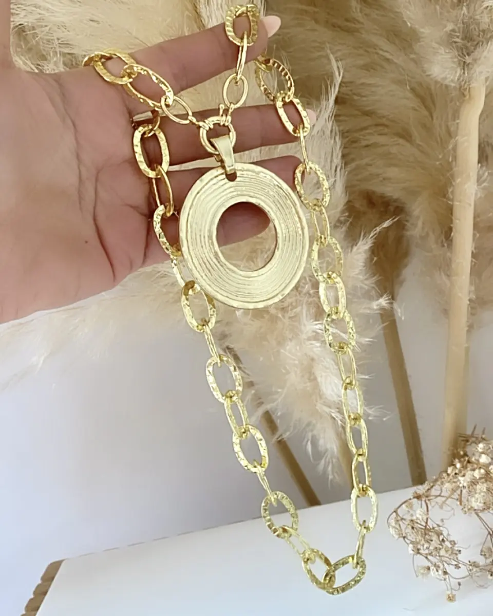 Collar Maxi Medallón Círculo Silueta maxi eslabones martillados gold 2