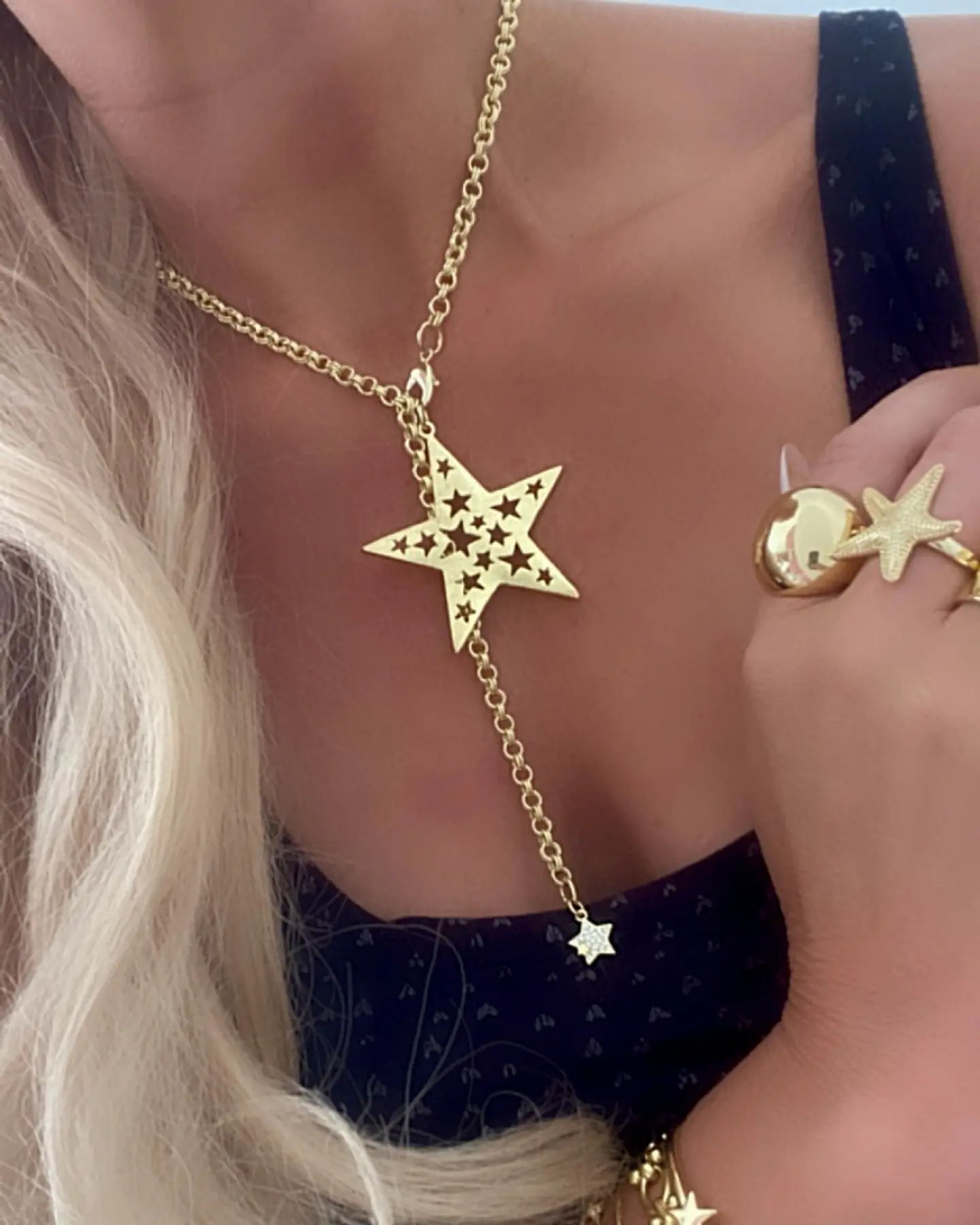 Collar Maxi Estrella Calada eslabones dobles y punto luz gold 1