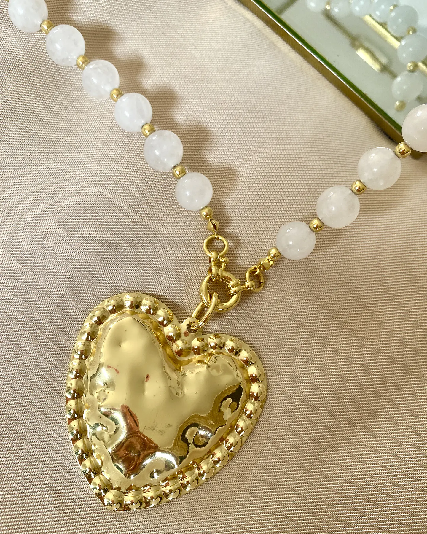 Collar Maxi Corazón Martillado Cuarzo Cristal Gold 3