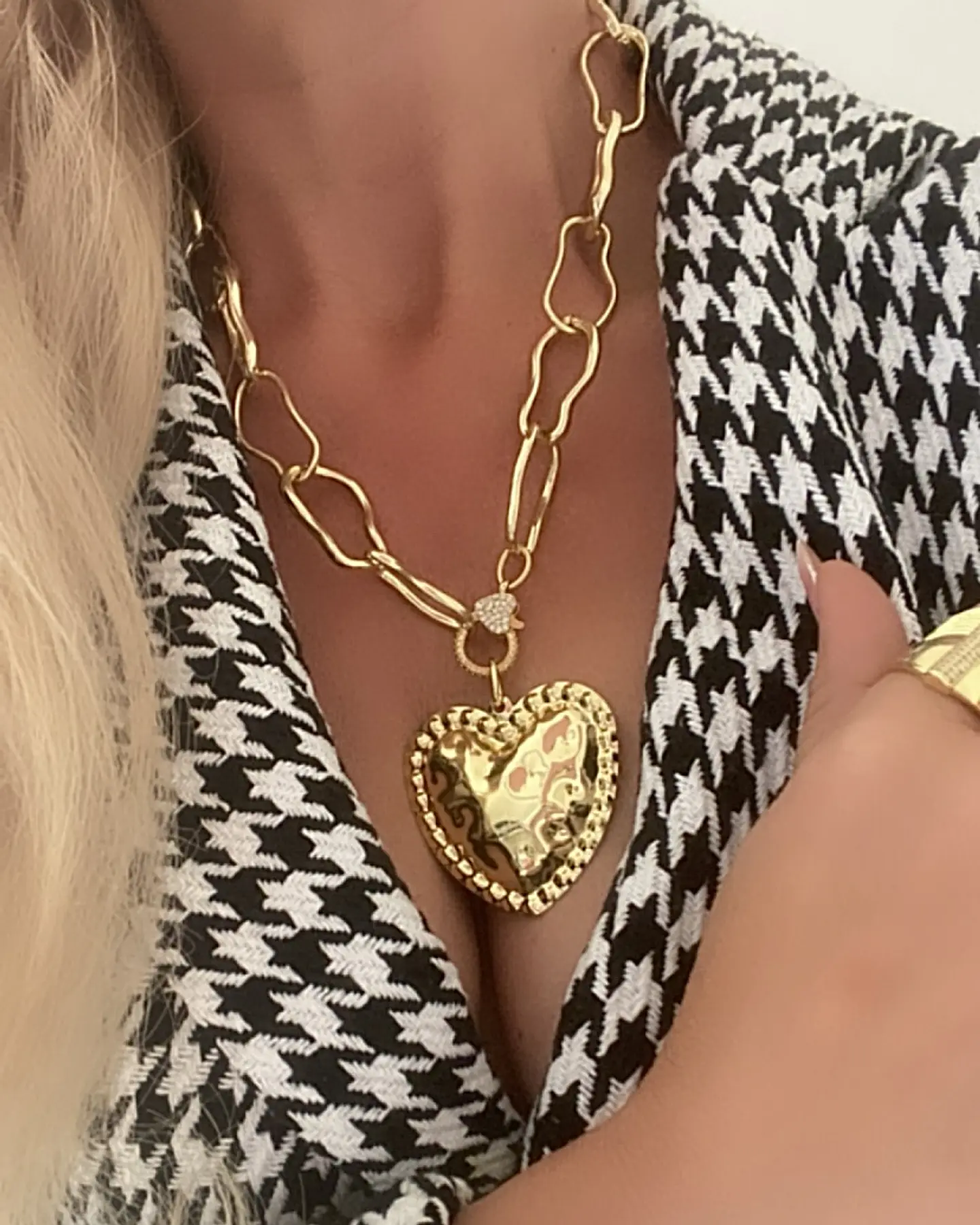 Collar Maxi Corazon Martillado  Eslabones Irregulares Gold 4
