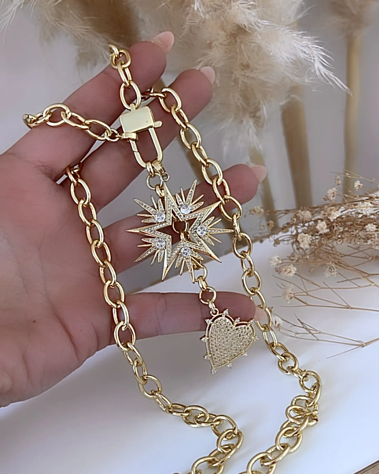 Collar Maxi Estrella de 10 puntas Cristales y Charm Corazón gold 2