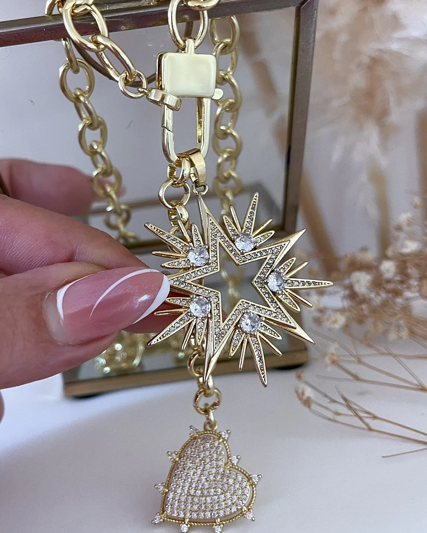 Collar Maxi Estrella de 10 puntas Cristales y Charm Corazón gold 3