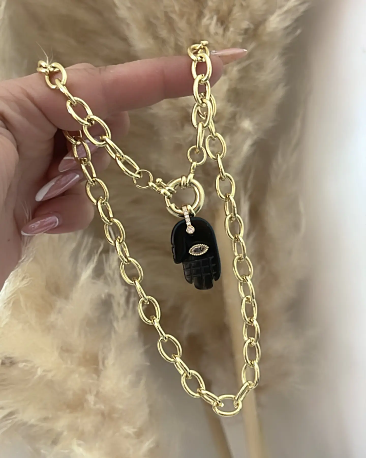 Collar Mano de Fátima Obsidiana Gold 4