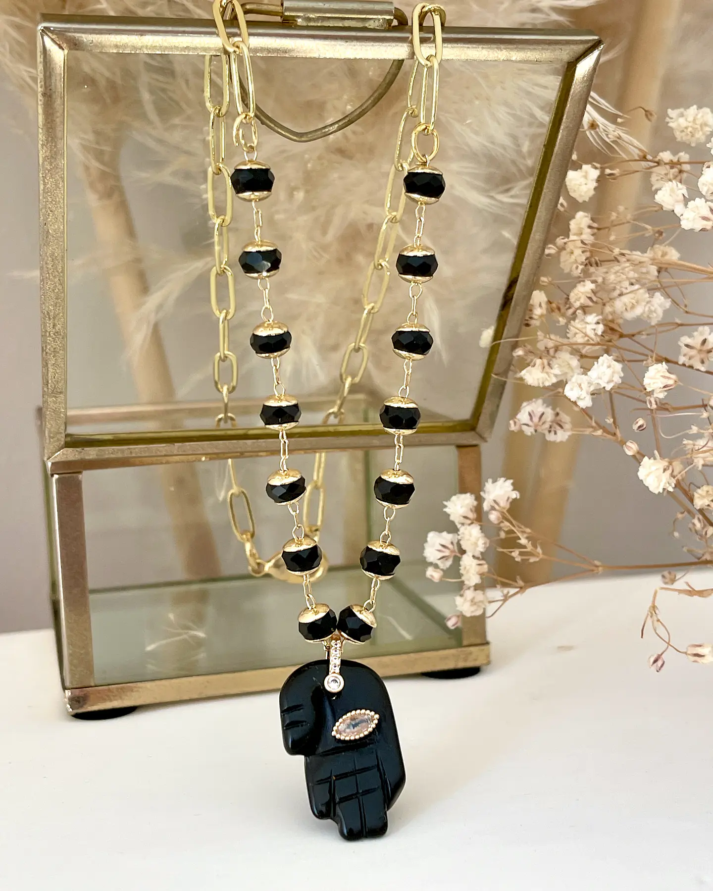 Collar Mano de Fátima Cristales checos black gold 1