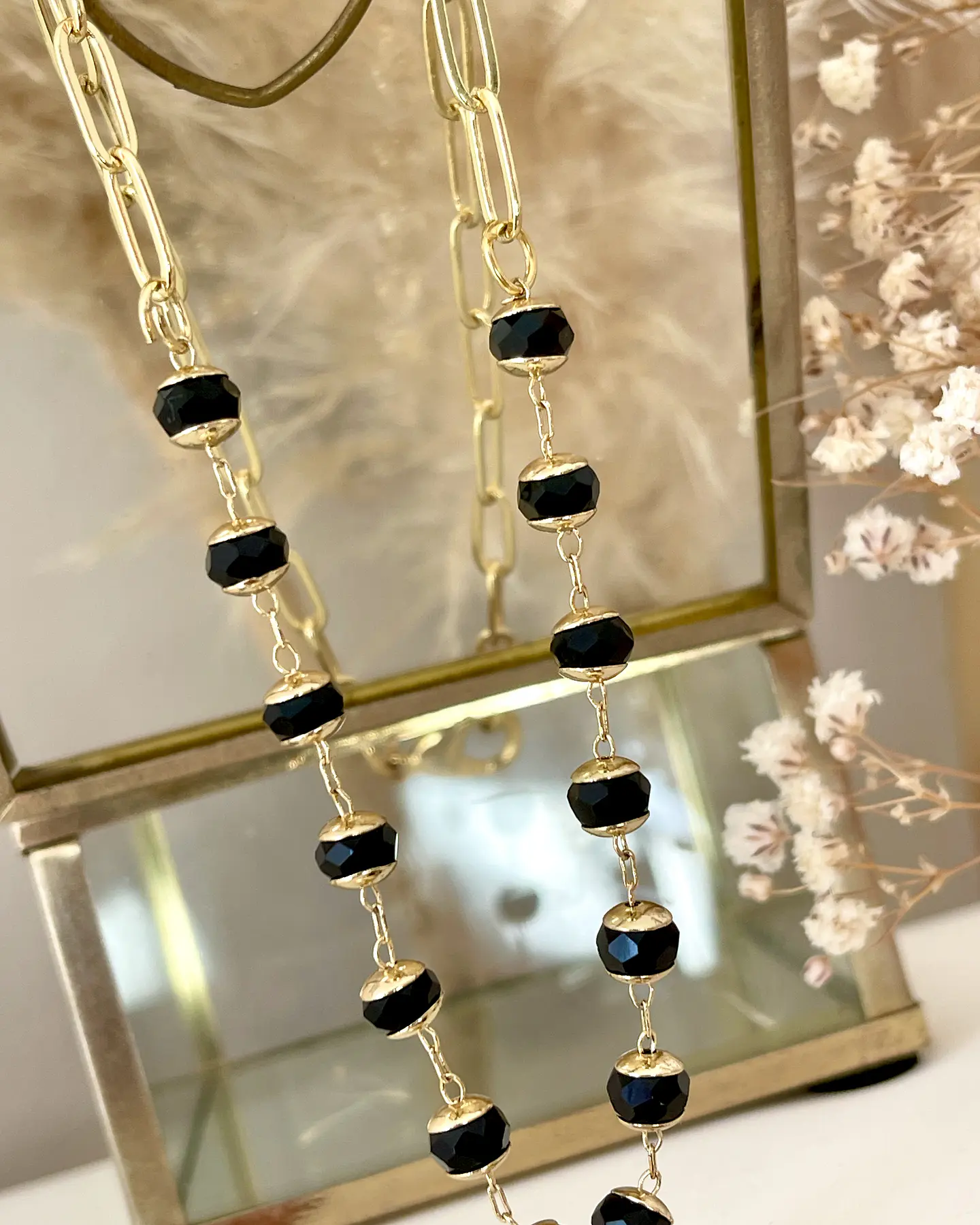 Collar Mano de Fátima Cristales checos black gold 4