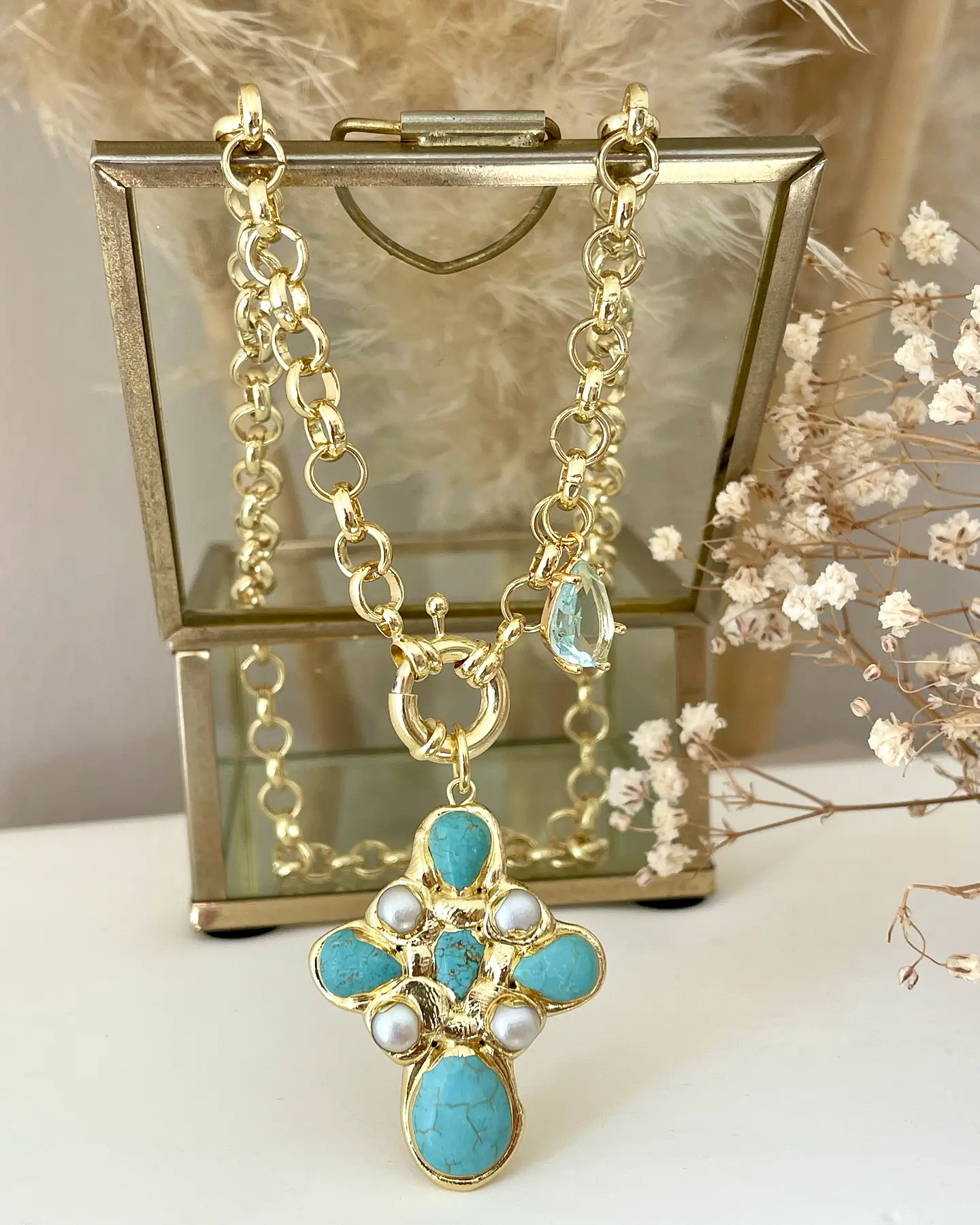 Collar Cruz Turquesa Perlas cristal Gold 2