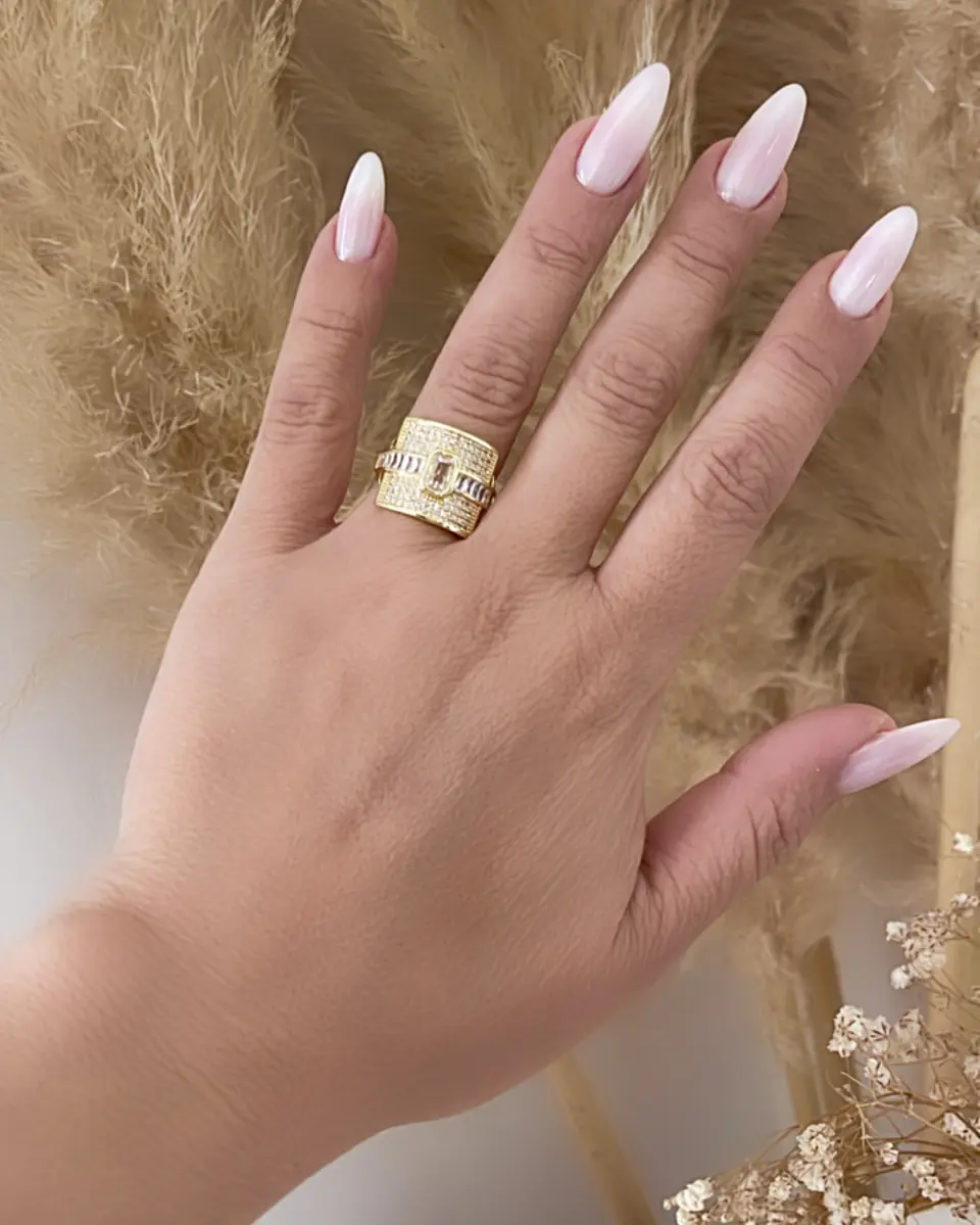Anillo Verona con Cintillo de Cristales y circones gold  6