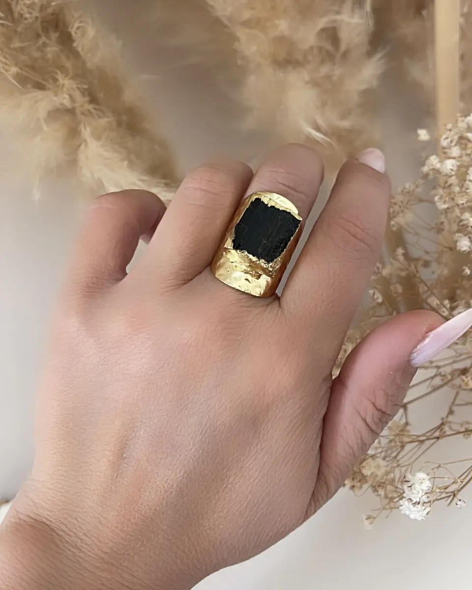 Anillo Turmalina Protección Efecto Martillado Gold 1