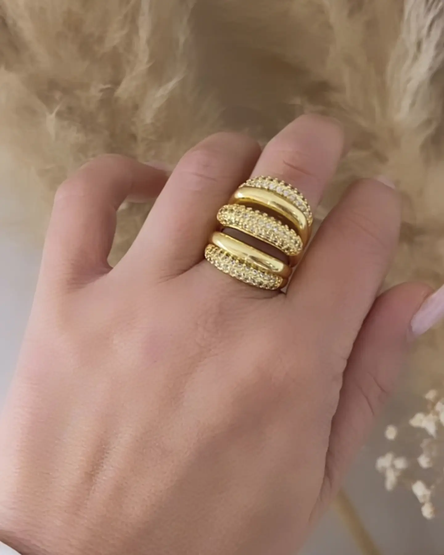 Maxi Anillo Luxury  Circones gold 6